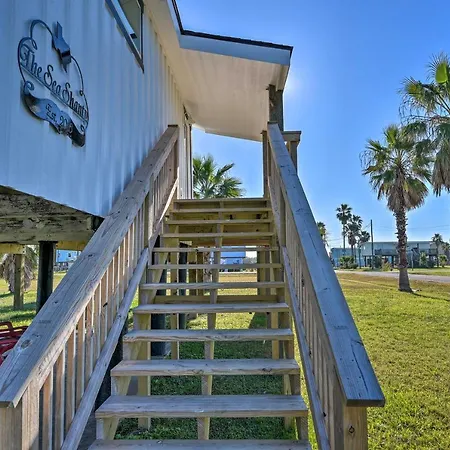Open-Concept Cottage Less Than 1 Mi To Beach!